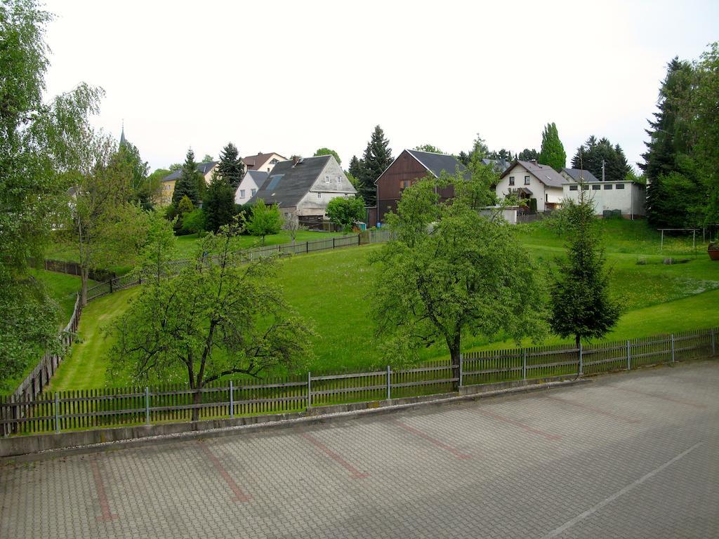 Landhotel Goldener Becher Limbach-Oberfrohna Bagian luar foto